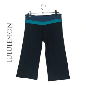1938. LULULEMON GROOVE CROP LEGGINGS BLACK/NAVY BLUE/TEAL COLOR SEE MEASUREMENTS